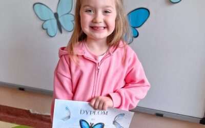 💙GRATULACJE DLA AMELKI – LAUREATKI KONKURSU „PRZEZ NIEBIESKIE OKULARY – AUTYZM MOIMI OCZAMI”💙